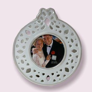 Wedding Photo Frame White Pearlescent 3.5" Round Photo